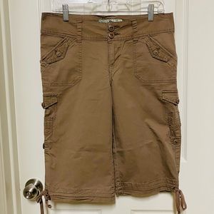 Junior’s Bermudas Size 9 by Jolt